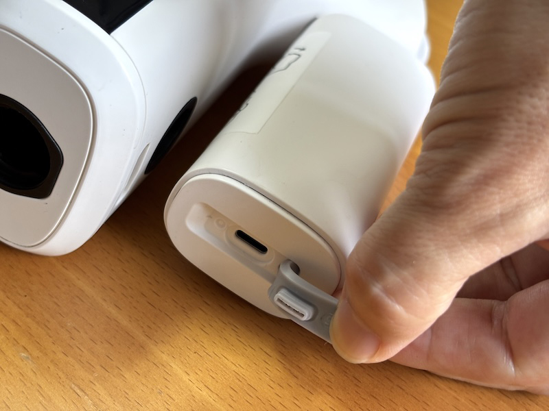 充電はみんな大好きUSB Type-C。バッテリー容量は5,000mAhで、連続使用時間は約15～30分