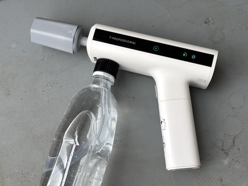 完全コードレスで気軽に使えるペットボトル給水