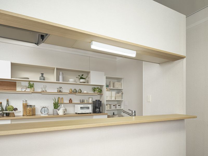 キッチンや納戸などに設置される直管形蛍光灯器具に代わるLED照明器具