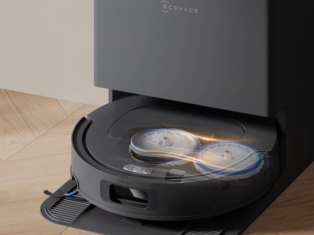 全自動クリーニングステーションは、ゴミの自動収集のほかモップの自動洗浄から45℃温風乾燥まで行なう