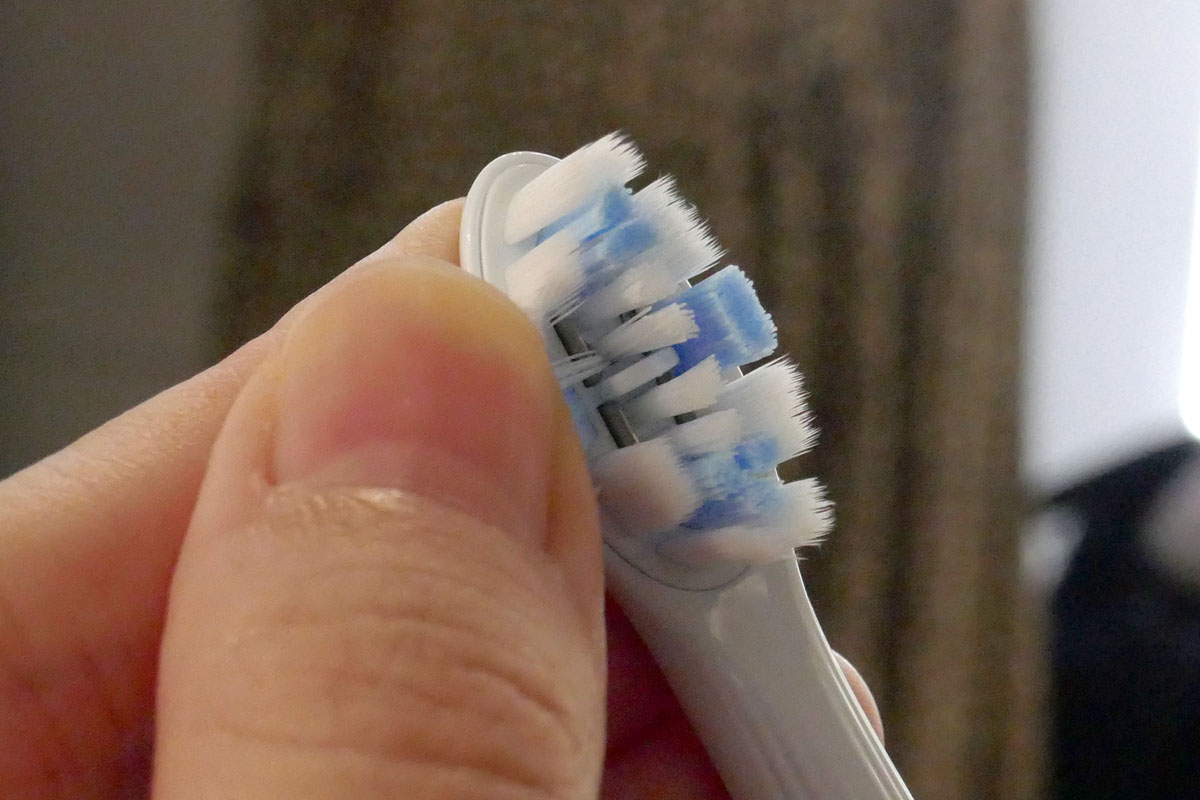 歯ブラシのヘッドに電極を搭載