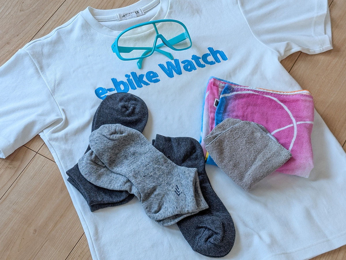 ピエクレックス製のTシャツや靴下、タオルが夏の定番。靴下は1足1,500円