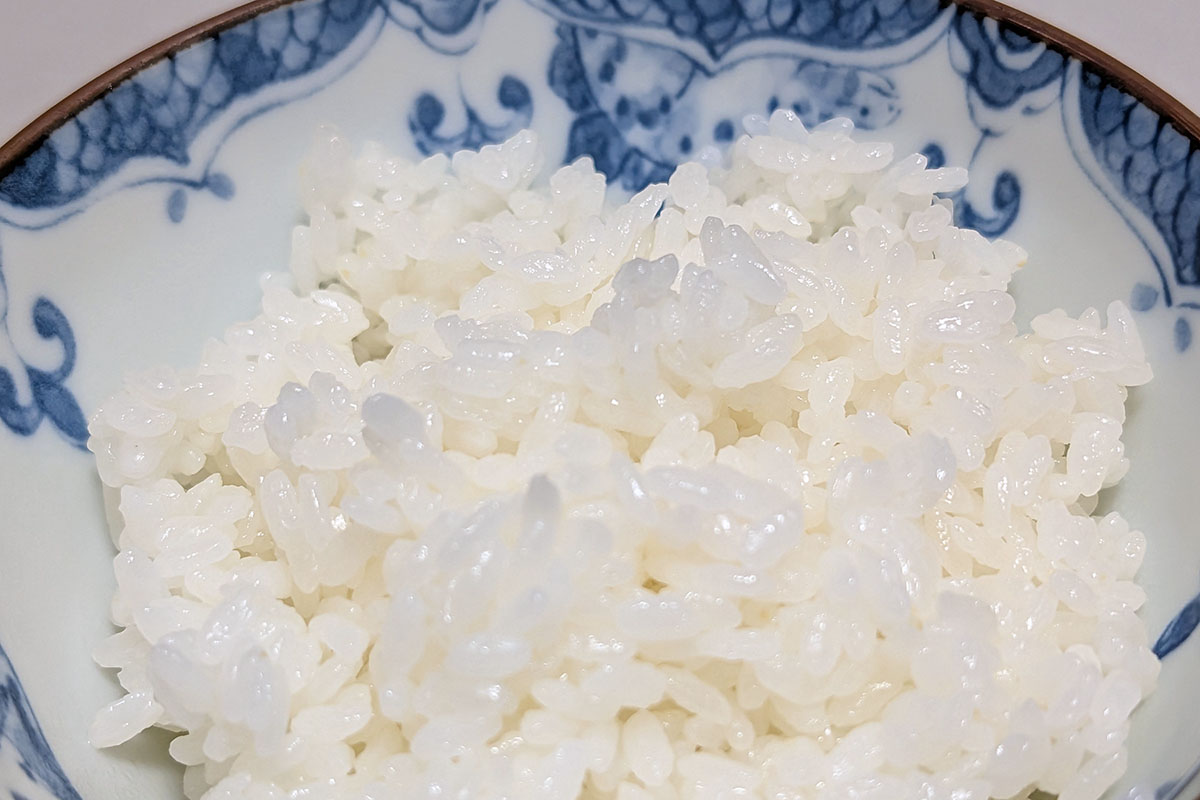 お椀によそったところ。食感は中心までやわらかいのに、噛むとしっかりとした弾力があります