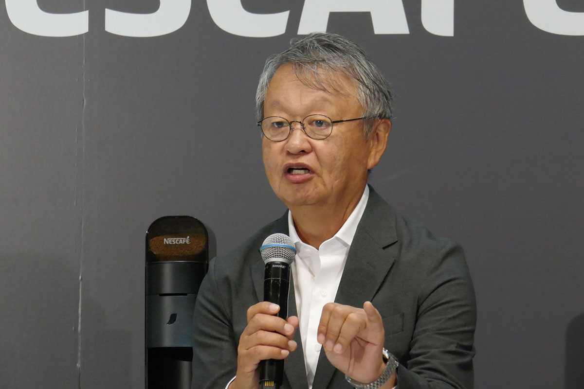 プロダクトデザイナーの深澤直人さん