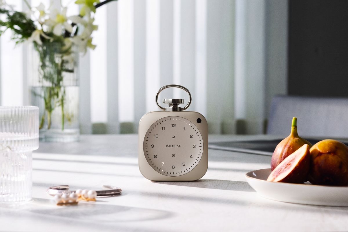 「The Clock」の特別カラー「シャンパンゴールド」