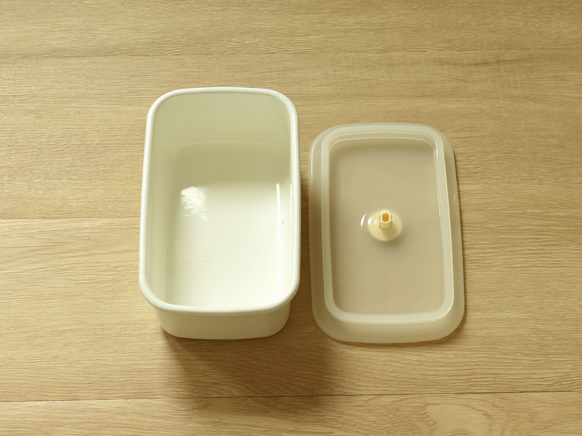保存容器は熱湯やアルコールで消毒します