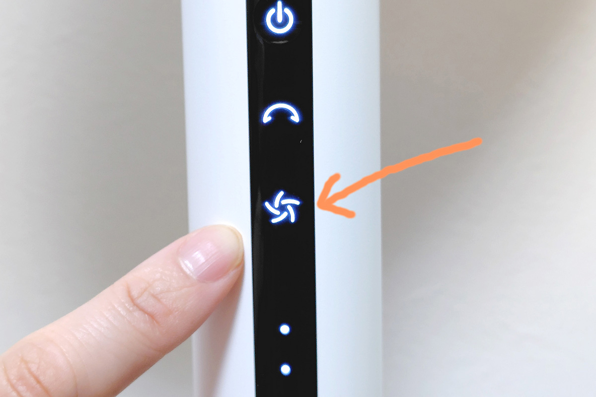 本体操作部の風速ボタンをタップ