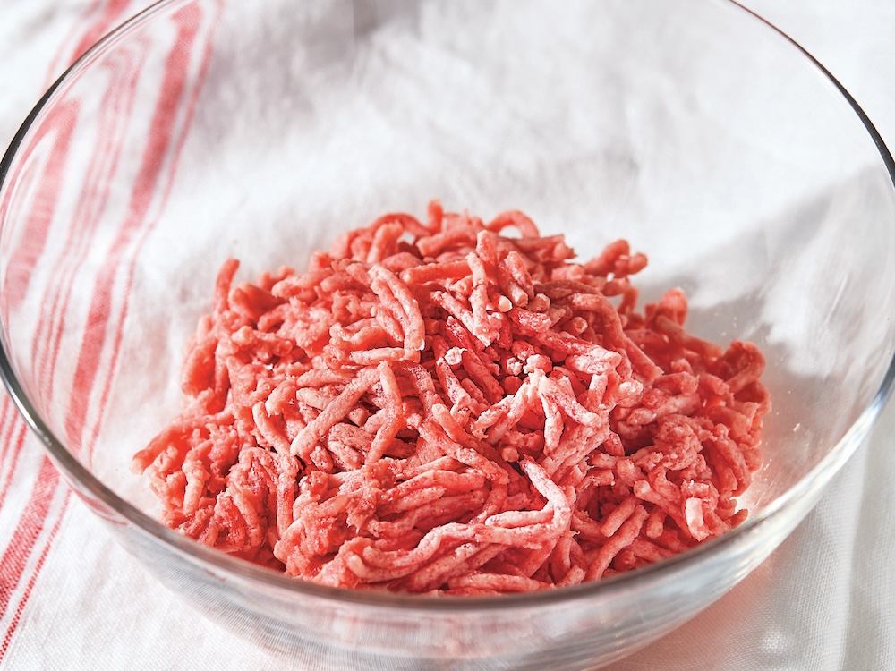 瞬速センシング赤外線センサーが食材の温度を正確に検知し、ひき肉は全解凍でほぐしやすい固さに仕上げる