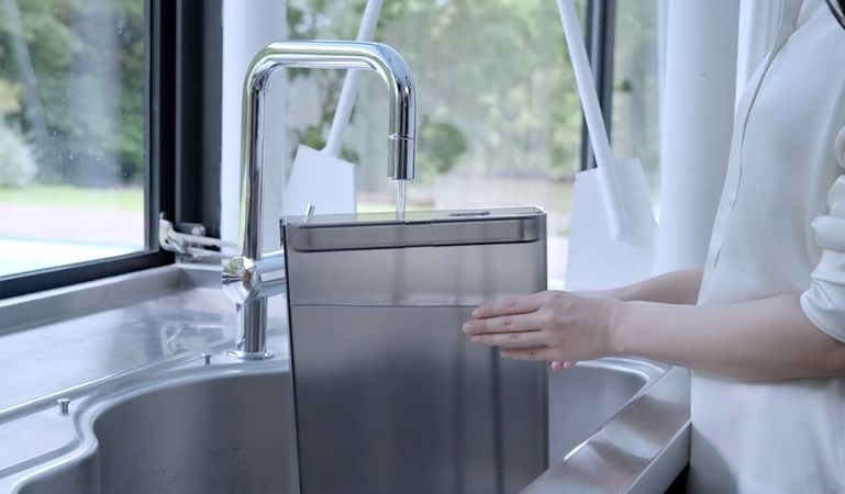 水道水をタンクに注ぐだけで楽しめる