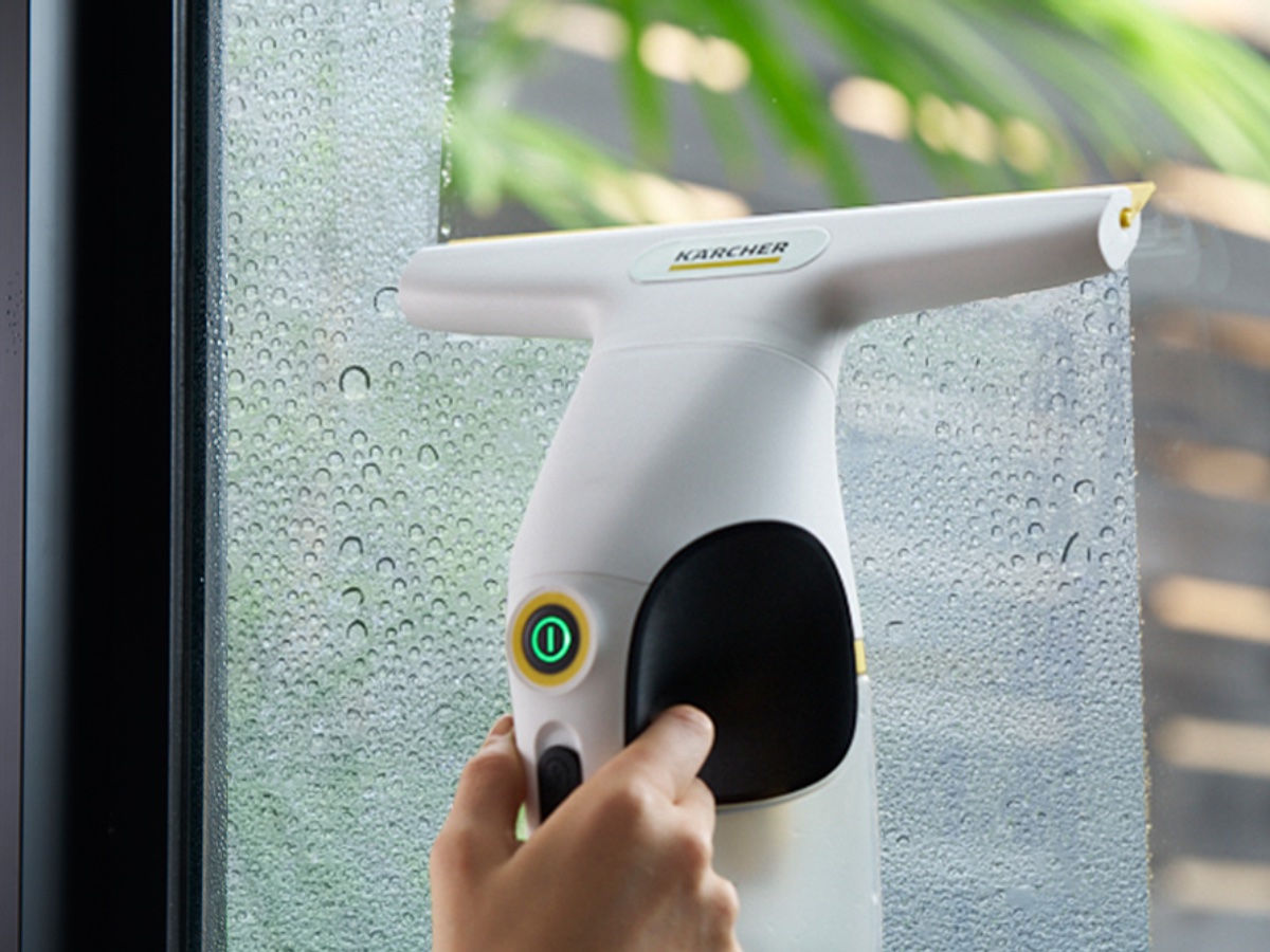 水滴を電動で吸引するウォーターバキュームクリーナー