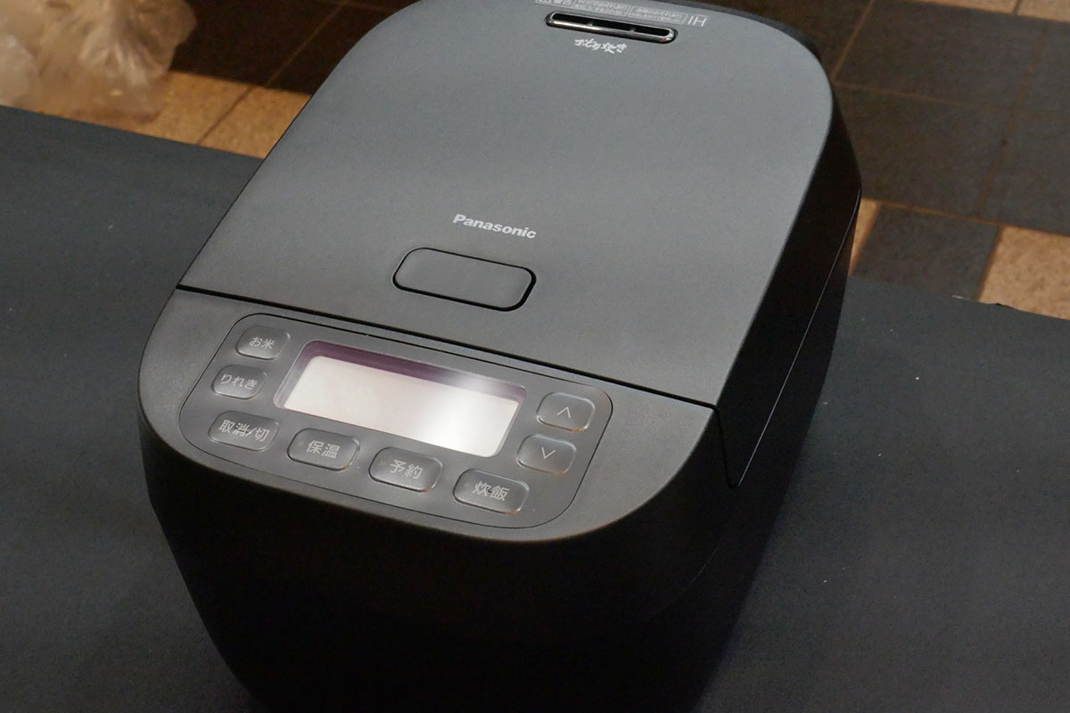 食べ比べ体験に用いるおどり炊き搭載の「SR-N310E」