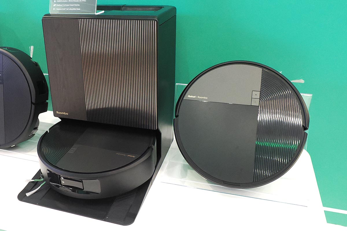 新たなフラッグシップモデル「Roomba Max 875 Combo robot + AutoWash dock」