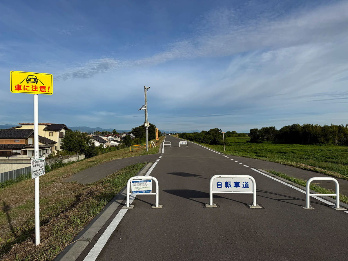 入間川サイクリングロードを走り、さらに荒川サイクリングロードの上流にある「さいたま武蔵丘陵森林公園自転車道」へと進みました。一昔前と比べてすごくいい道になっている! 驚きました