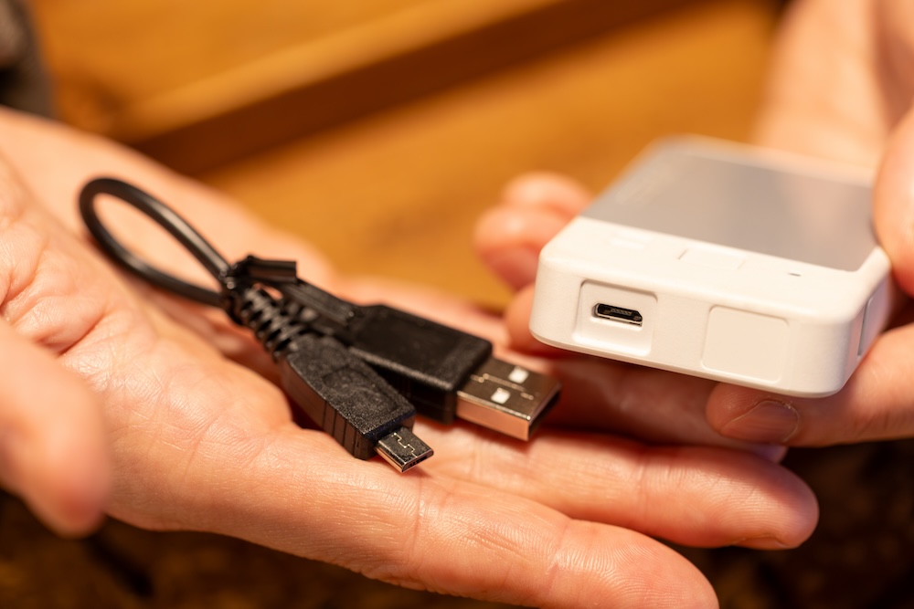 内蔵バッテリーのフル充電で約1カ月稼働する