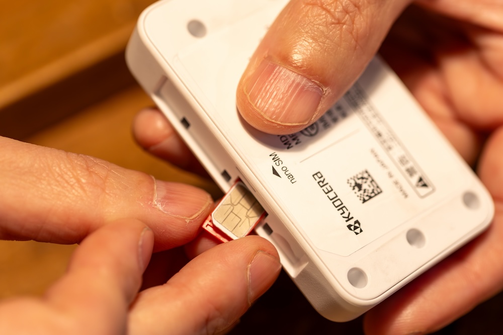 大手3キャリアの4G LTE通信に対応したデュアル通信を採用