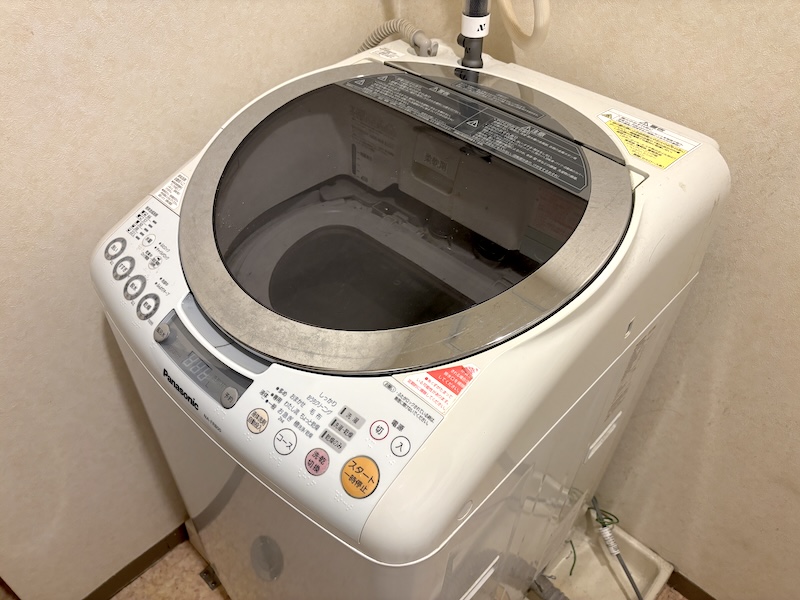 15年間使ってきた「NA-FR8800」。洗濯8kg、乾燥4.5kg。水冷除湿方式を採用し、縦型の割に乾燥性能が高かった