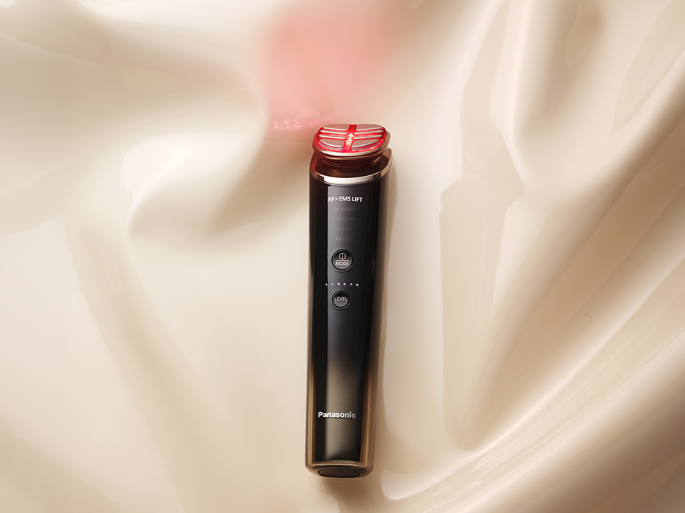 エイジングケア美顔器「バイタリフト RF LUXE EH-SR90」