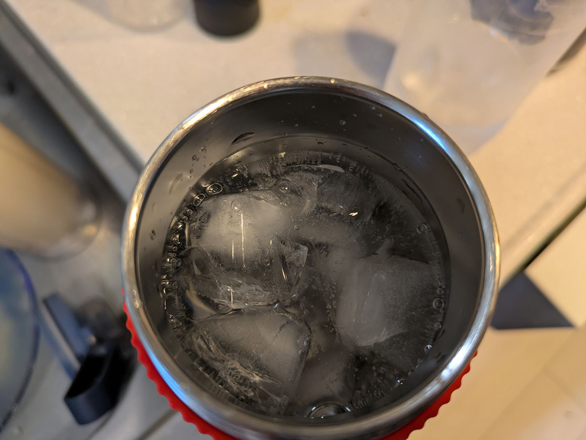 耐久性の高いフタを採用しているため、炭酸水にも対応しています
