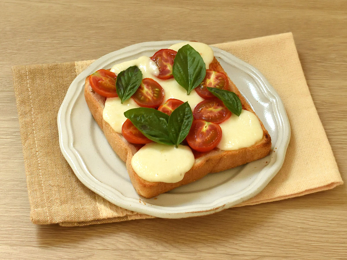 チーズたっぷりでボリュームのあるトーストです