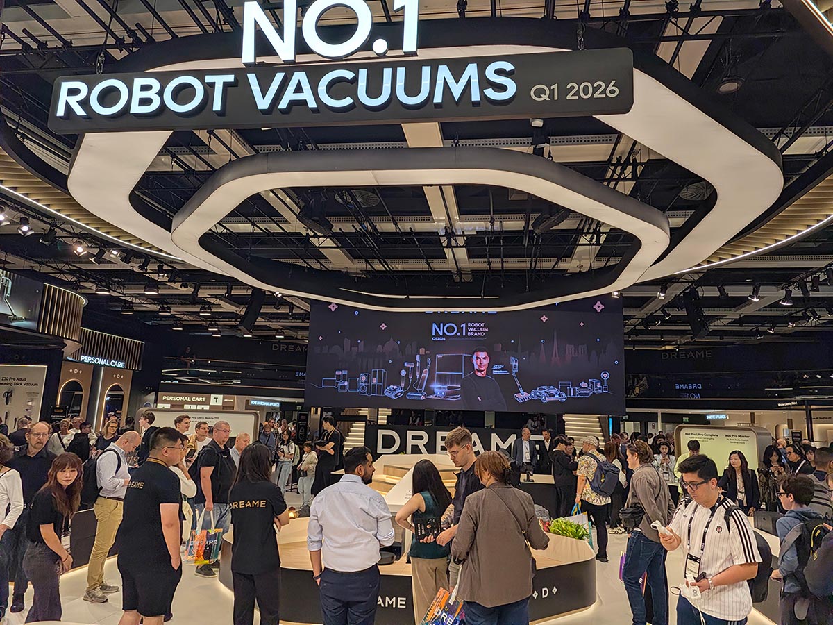 ドリーミーが「IFA 2026」の会場に構えた大きなブース。ロボット掃除機の実演デモンストレーションに関心が集まっていました