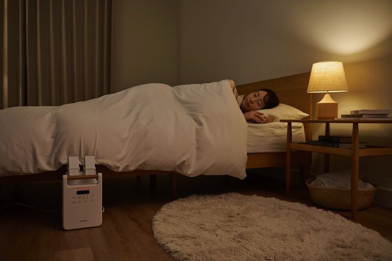 LEDの明るさを抑えて就寝時のまぶしさにも配慮