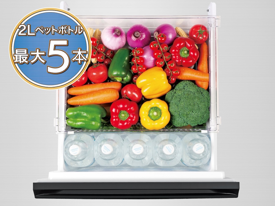 2Lのペットボトルを最大5本まで立てて保存できる