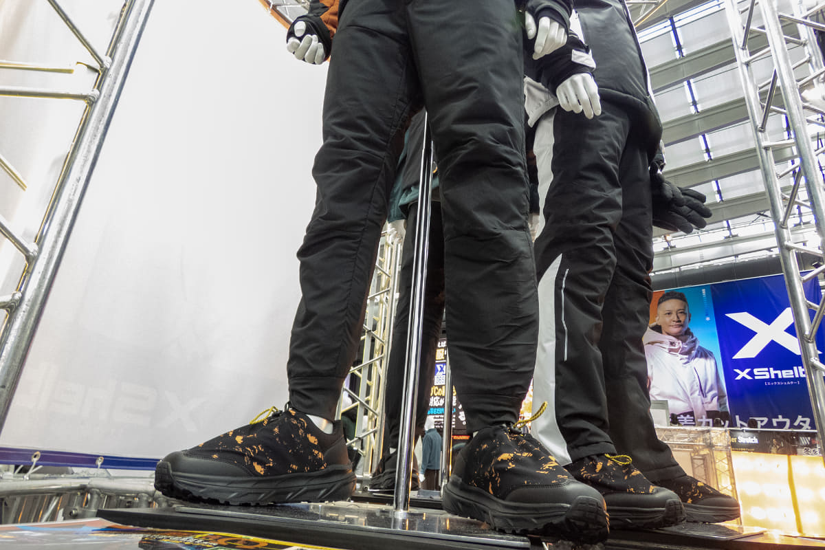 ライダー向けのパンツやアウターも登場