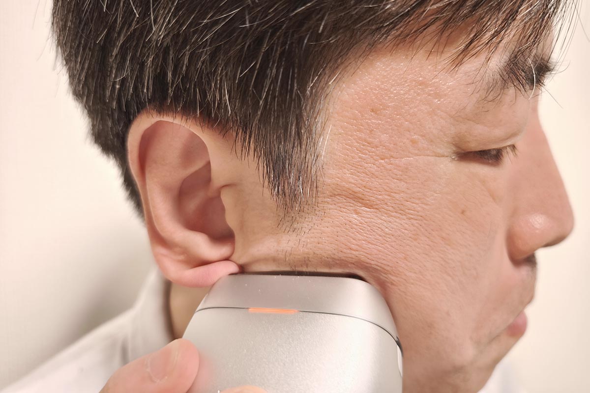 ヒゲが濃いところではナビLEDが赤く光ります