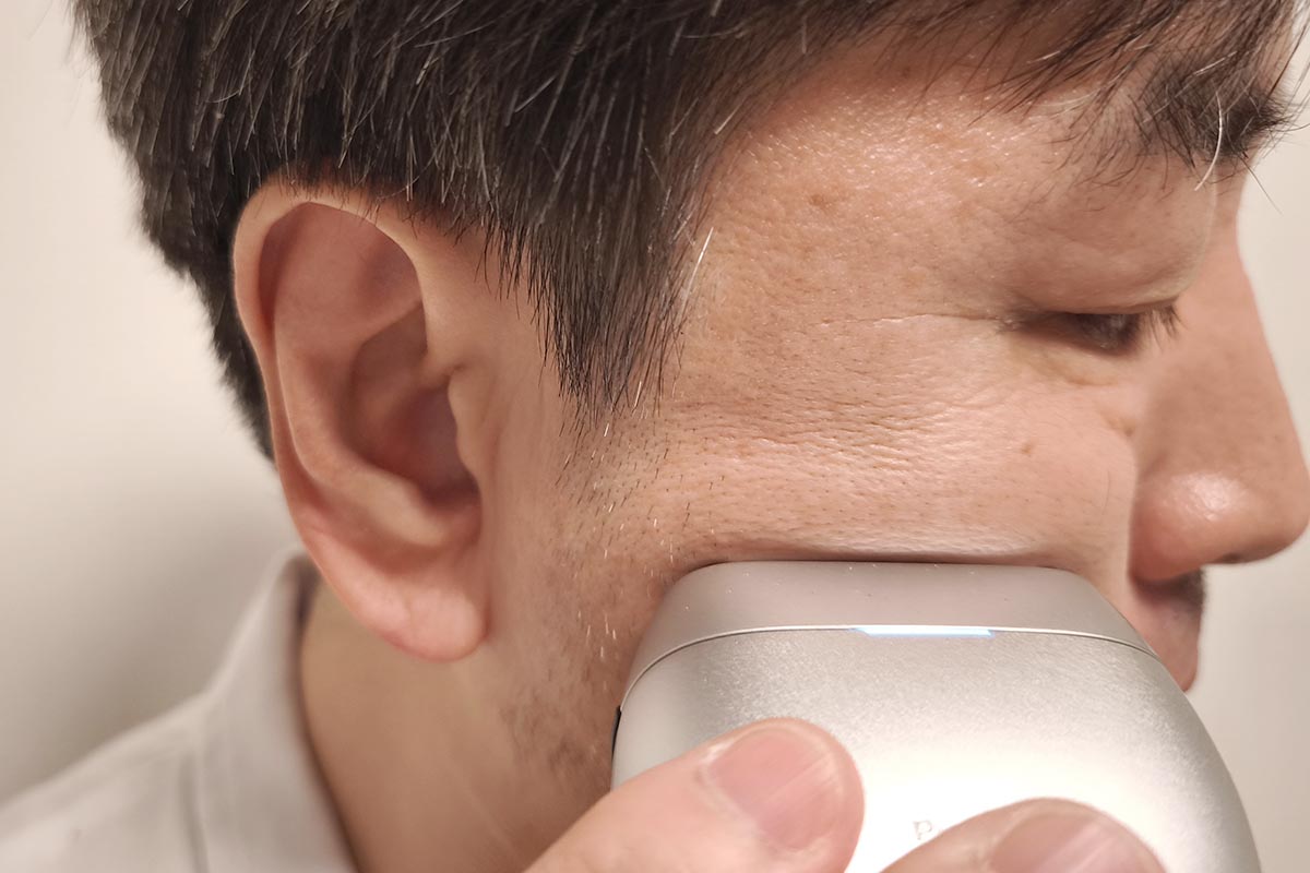 ヒゲが薄くなるとナビLEDが白に戻ります