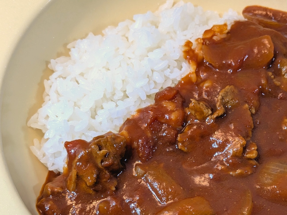 トマト感強めで酸味が立っており、さっぱりと食べられる