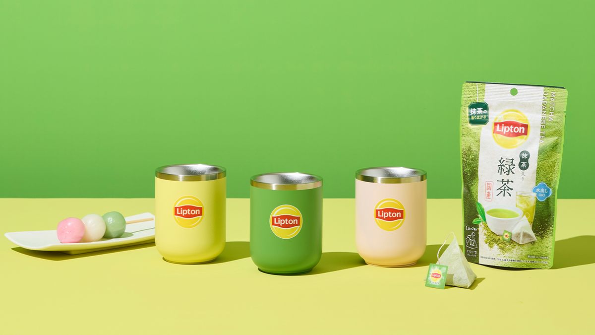 「白湯専科 白湯呑みmeets Lipton」。左から「イエローラベル」「緑茶」「緑茶さくら」