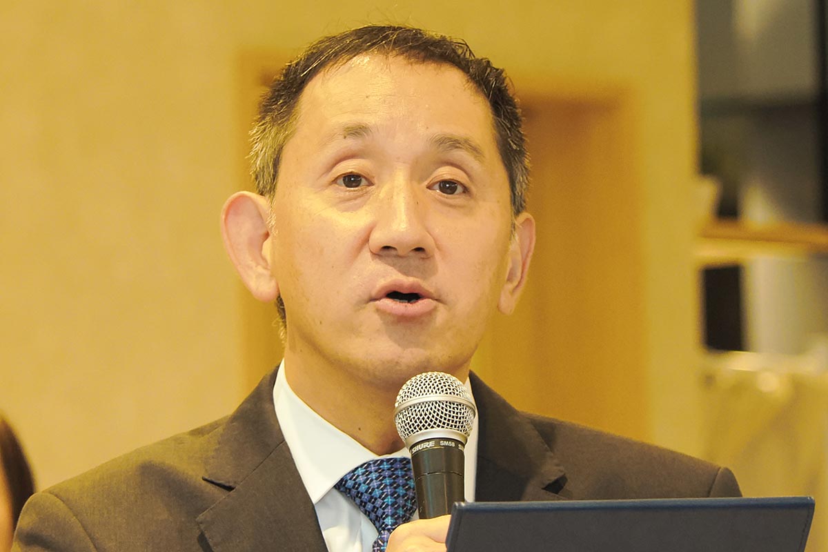 谷田千里社長が登壇して新製品を紹介。これまでタニタ食堂やタニタカフェなどで食に関する取り組みを行なってきたが、これらに続く新たな食の提案として展開することなどを紹介した