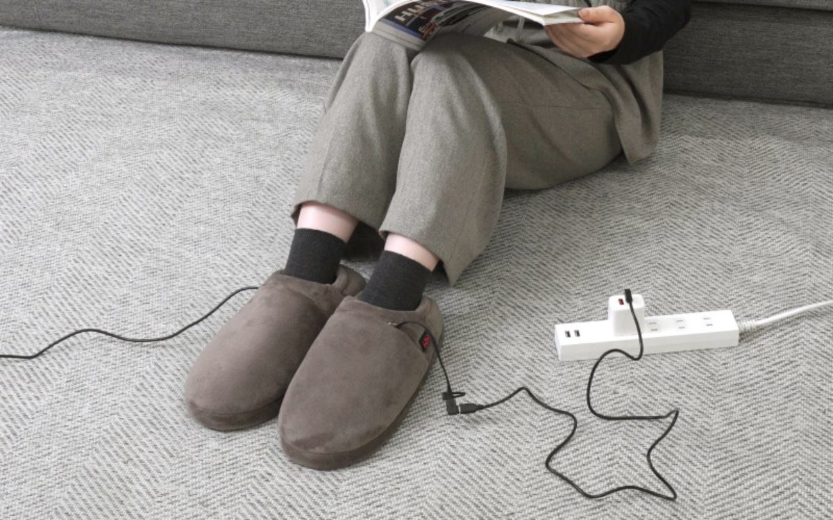 付属の延長ケーブルを使用し、USB電源から給電可能