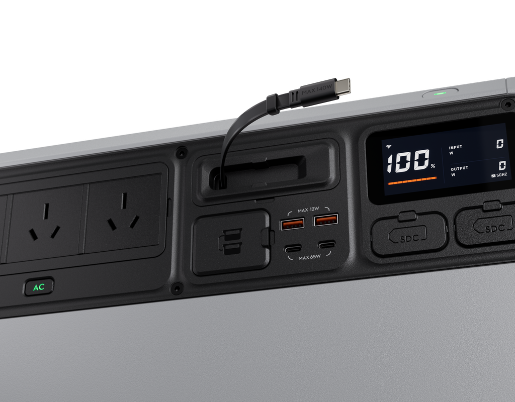 本体に、USB Type-C巻き取り式ケーブルを標準搭載する