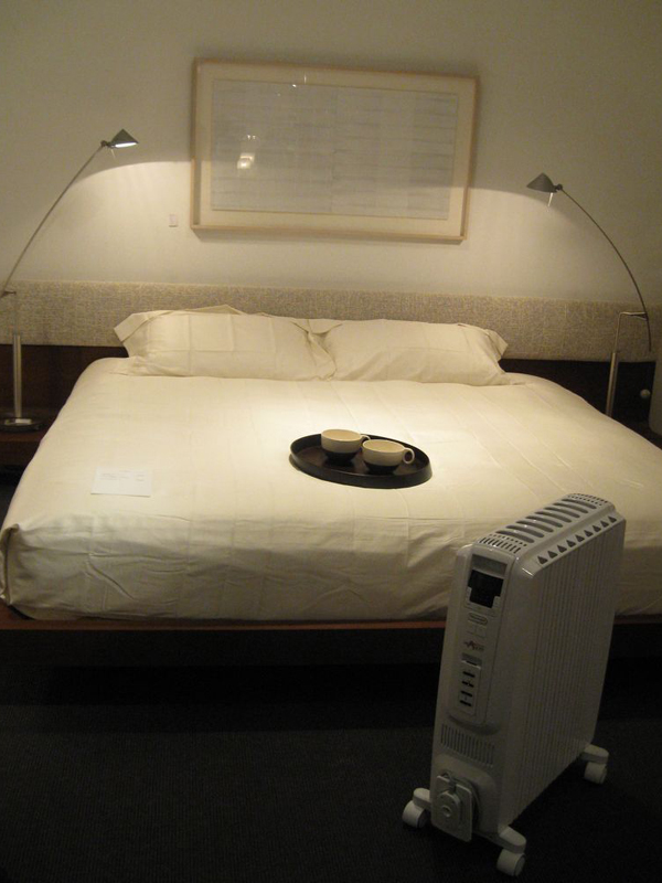 オイルヒーターは寝室の暖房としても適している。ごく低めの温度設定でも十分だ