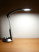 家電製品ミニレビュー】文字がくっきりと読みやすく、光がたっぷり
