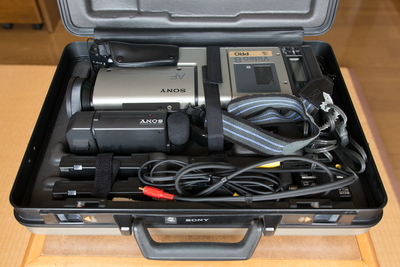 【完動品】SONY8mmビデオカメラ　CCD-V100 持ってます - 8ミリビデオカメラ CCD－V100のレビュー