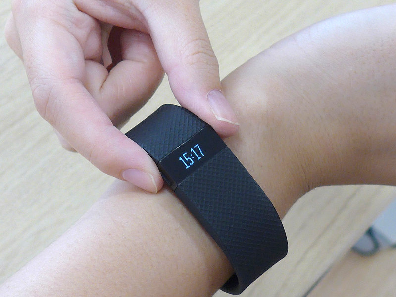 左側のボタンを押すと時刻表示