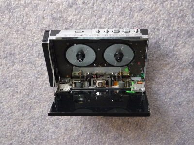 わたしの思い出家電】ソニー「カセットコーダー WM-F202」 - 家電