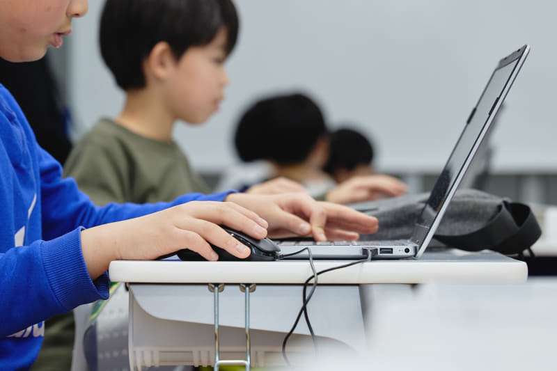 マイクラを通して、パソコンの操作も身につける