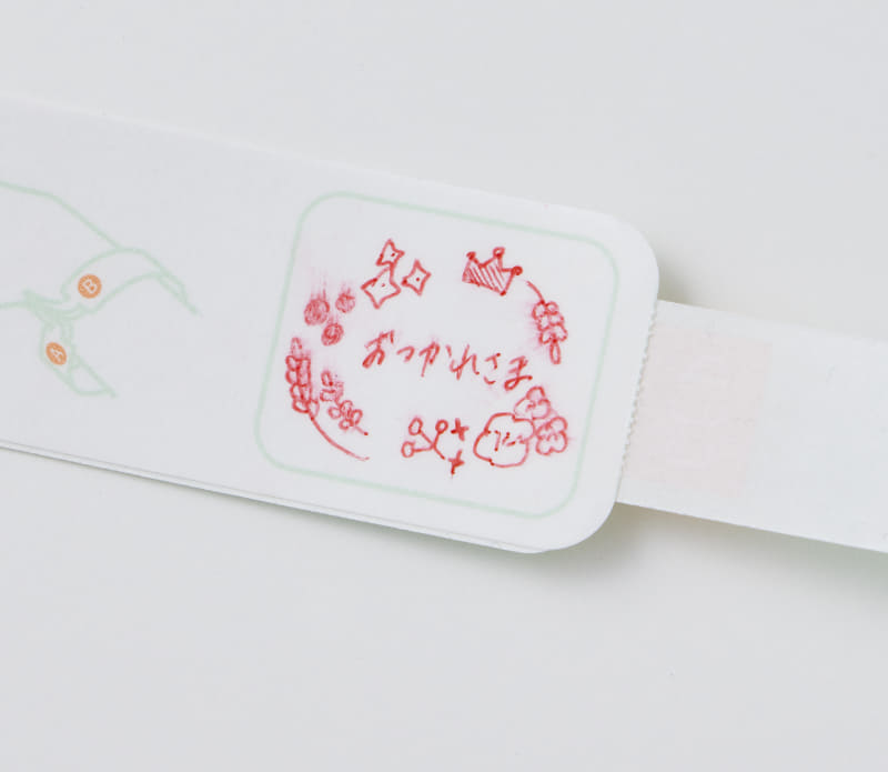 内側にはメッセージを書いたり、スタンプが押せる枠が付いている