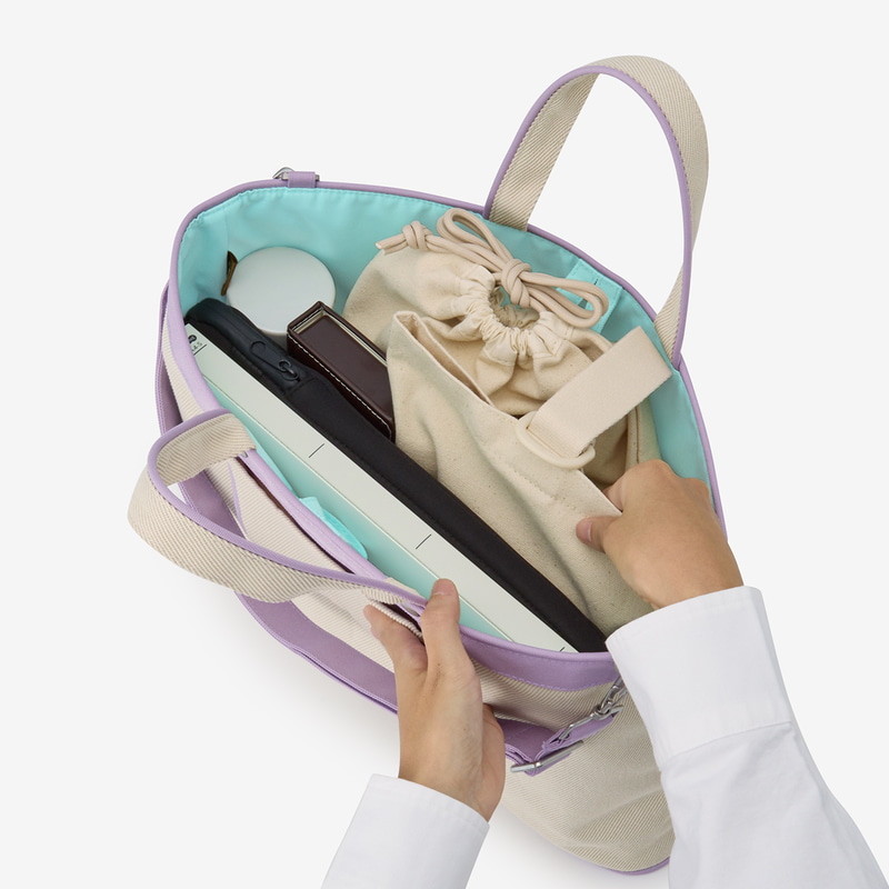 教材や水筒などが入るたっぷりの収納力