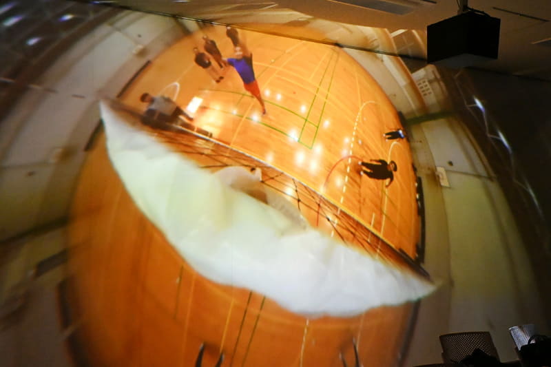 360度カメラを活用したバレーボールの動作分析をデモンストレーション