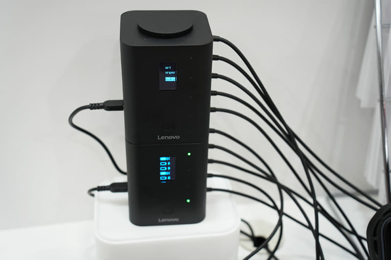 Chromebookを充電するチャージャー、1つで5台充電でき、上下に連結可能