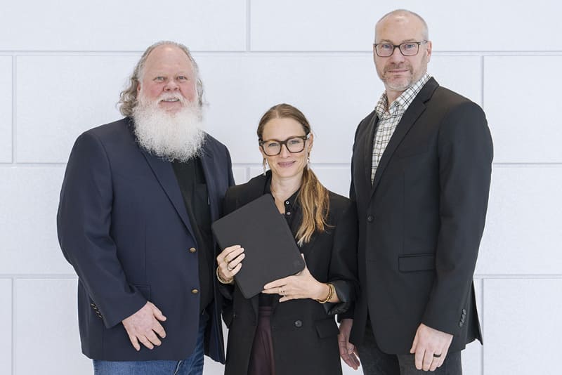 写真左より）STM社のウェイン・フォークナー（Wayne Faulkner）氏、アディナ・ジェイコブズ（Adina Jacobs）氏、マット・ゴースキー（Matt Gorski）氏