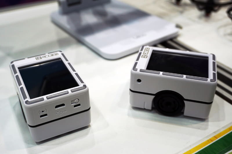 プログラミングロボット「VINU」