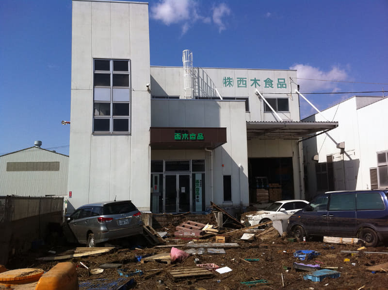 津波で被害を受けた、にしき食品の工場