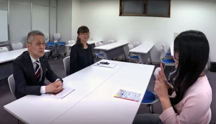 企業関係者との懇談の様子