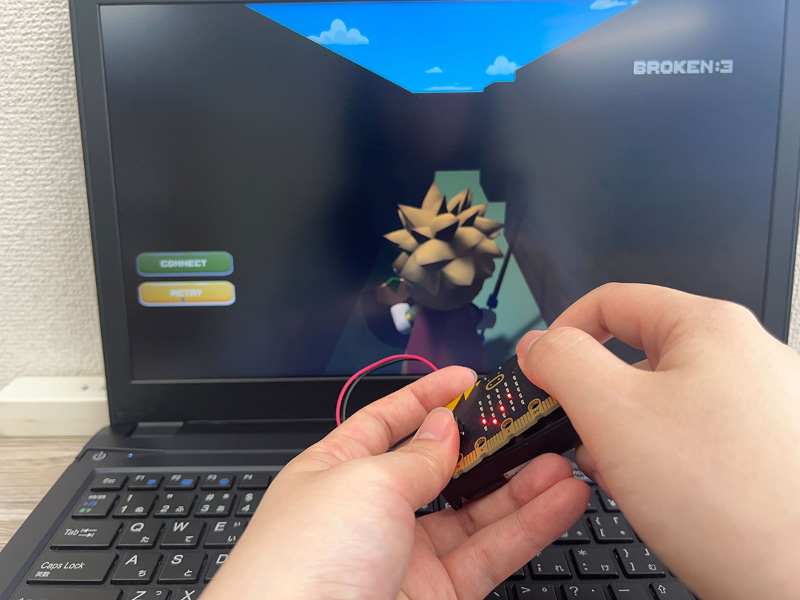 「micro:bit Unityコース」では、micro:bitとUnityを利用して、敵から逃げながらゴールを目指す3D迷路ゲームを作成