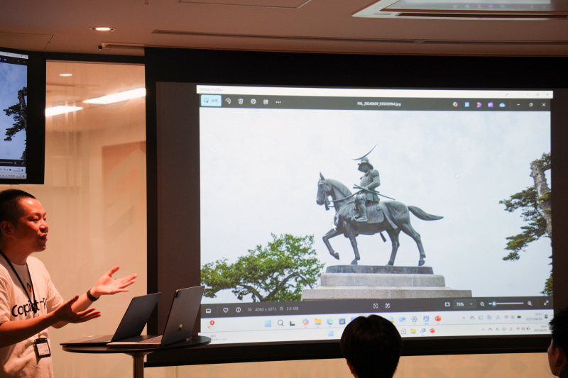 写真の検索では、「仙台」と入力して伊達政宗公騎馬像の写真を表示